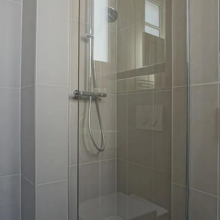 Rue Chateaubriand - 8 Appartamento