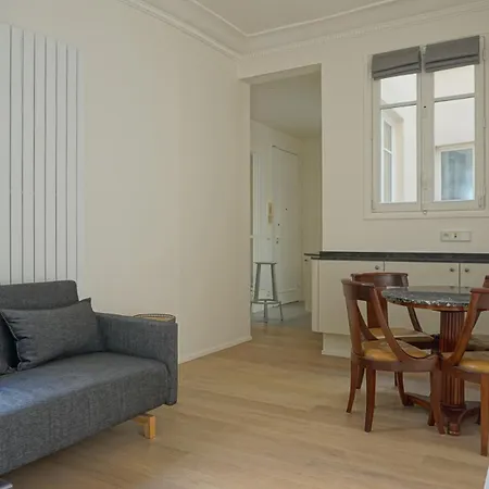 Rue Chateaubriand - 8 Appartamento *